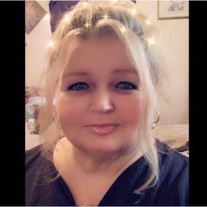 Meet your Posher, Dena